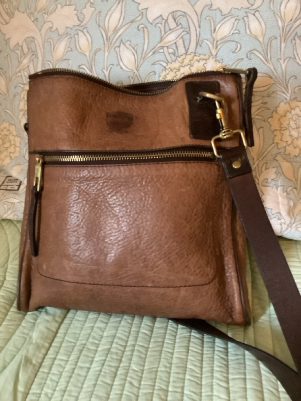 Massimo Dutti leather messenger bag